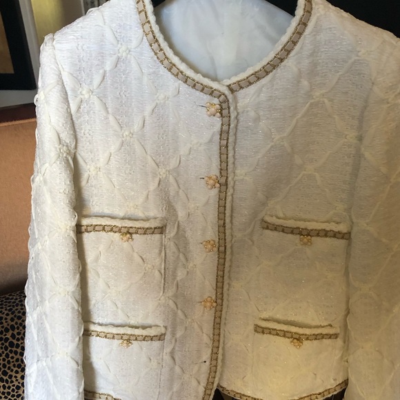 Sheer blouse with navy velvet embroidery - Picture 11 of 11